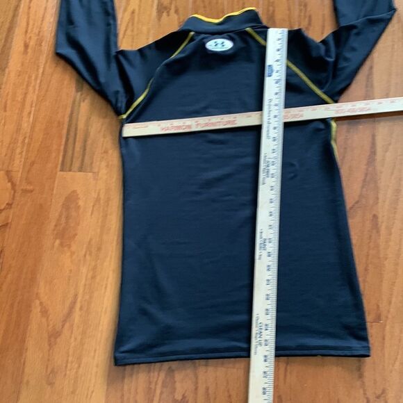 Under Armour small fitted long sleeve athletic shirt - Picture 5 of 8